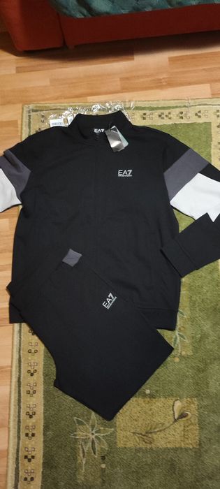 Oferta Trening EMPORIO ARMANI 7 nou marimea XL,XXL colectia noua bumba