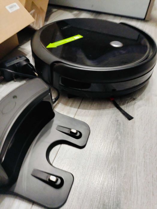 Робот пылесос в полной комплектации