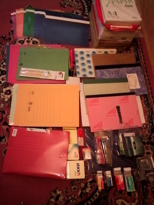 Papetarie,birotica.Capsator,markere,dosare,capse,mine creion,stilouri,