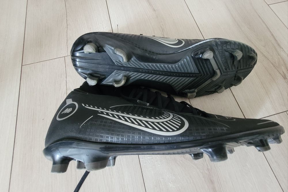 Футболни бутонки Nike