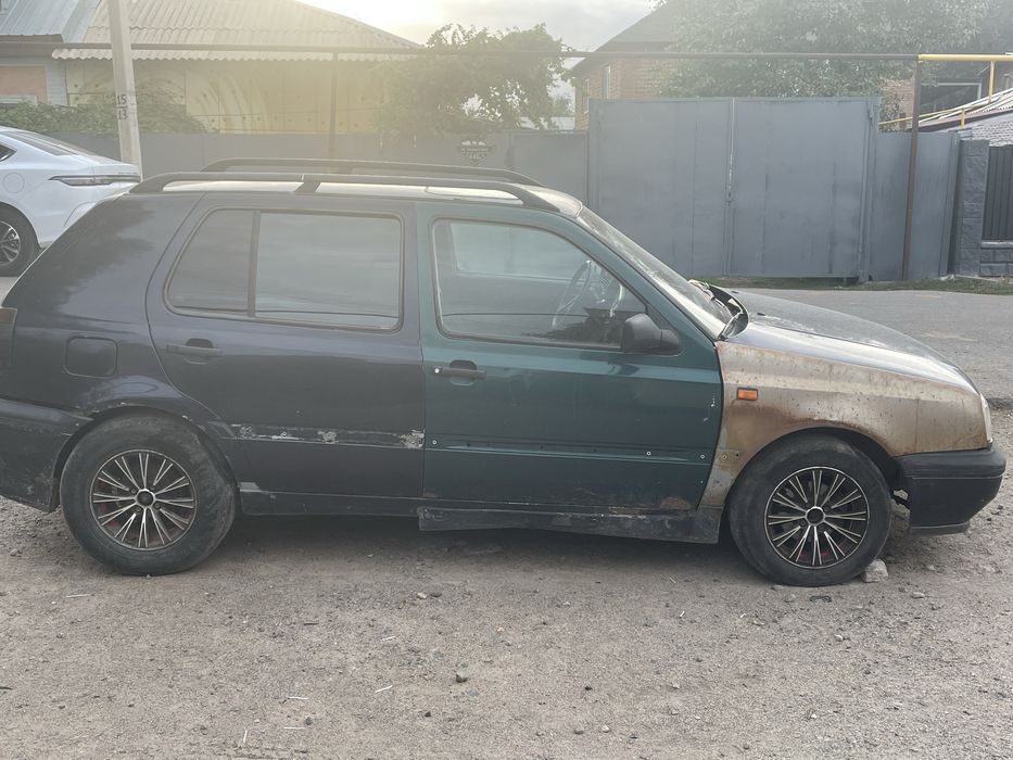 Срочно продаю golf3 1993 года