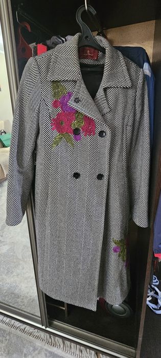 Продам пальто из натуральной шерсти