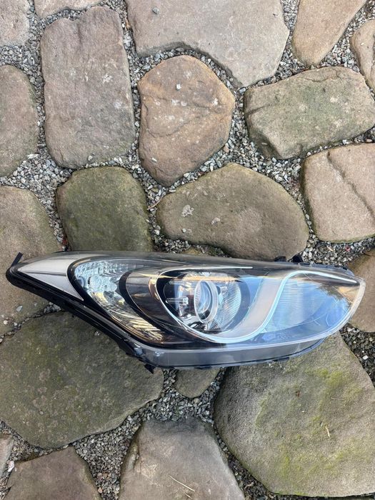 Vând Faruri Lupa LED DRL + Suport Filtru Combustibil Diesel Hyundai i30 (2012–2017)