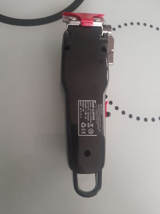 НОВА! Машинка за подстригване KEMEI