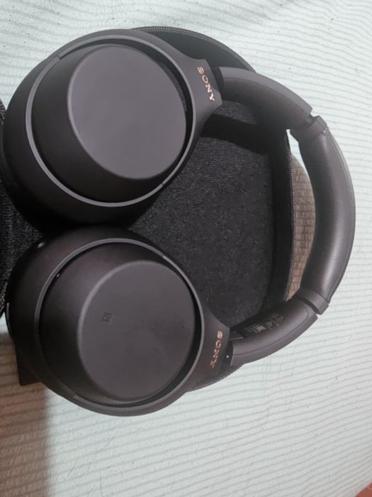 Наушники  Sony WH-1000XM4