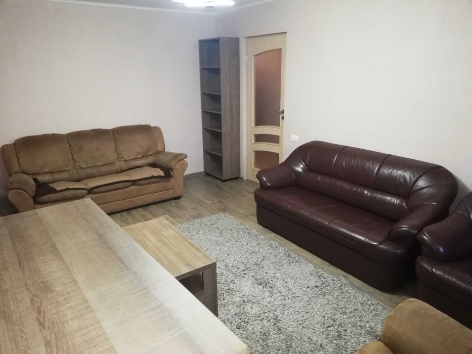 De închiriat apartament 3 camere, mobilat, str. Podului