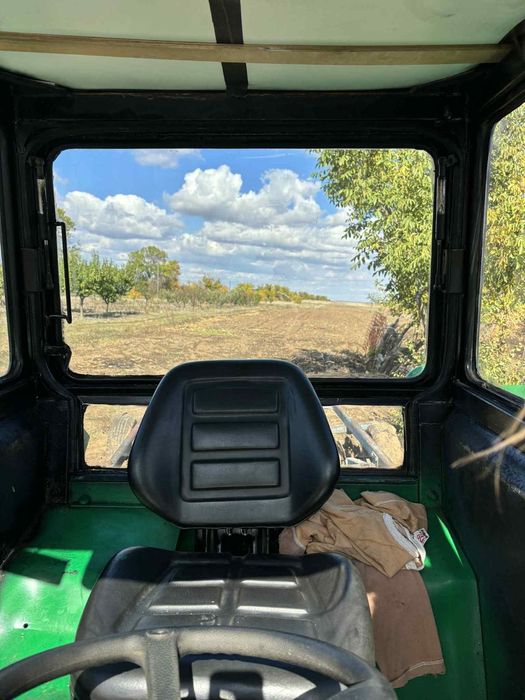 Vând John deere 2030,68 cai putere cu plug și disc