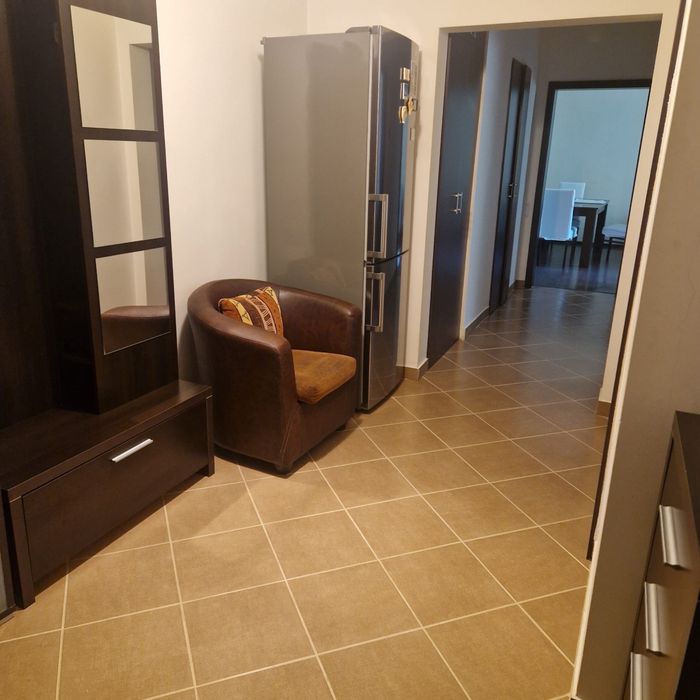 Vand apartament 3 camere. Micro 5 , zona balaban .