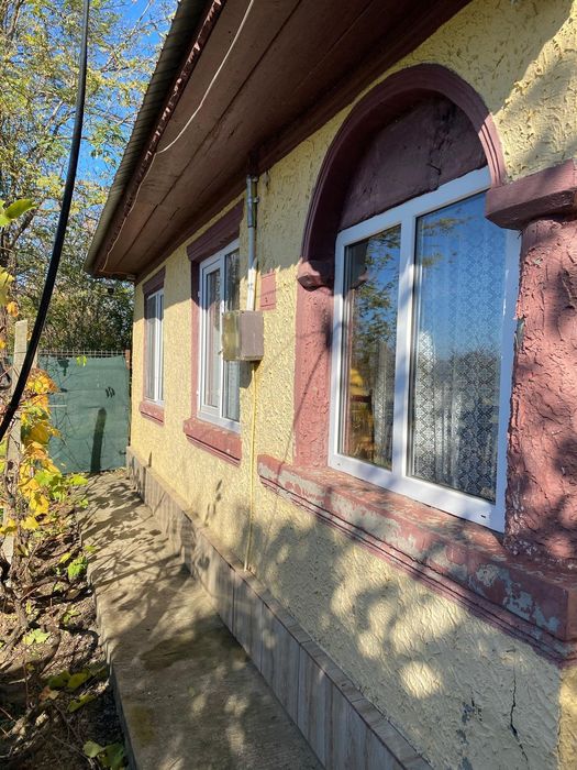 Vând casa cu teren la țară