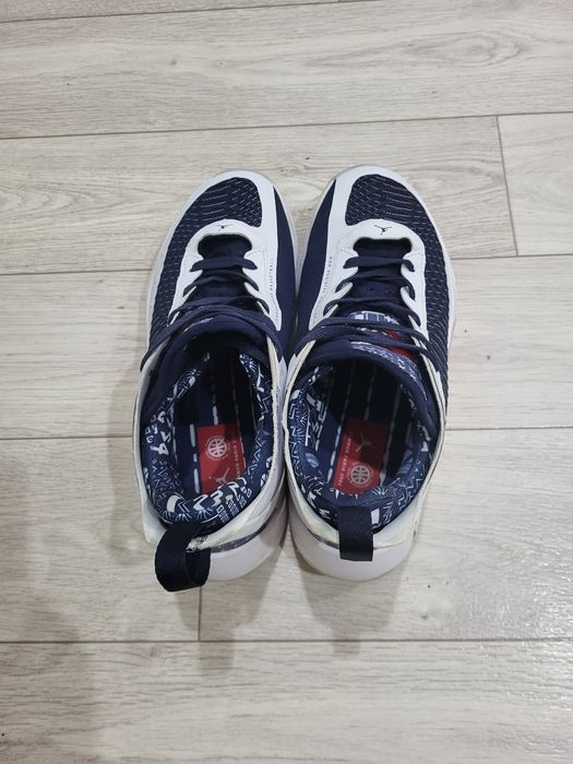 Продам кроссовки