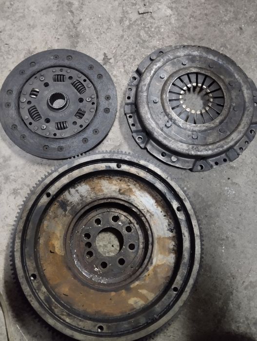 Маховик мерс 190 продам