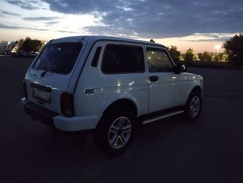 Продам Нива 21214