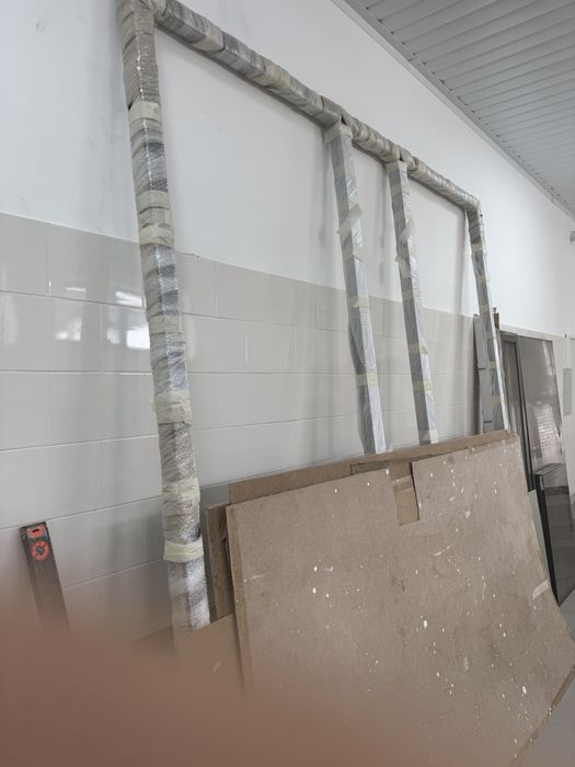 Продам витраж алюминевый !