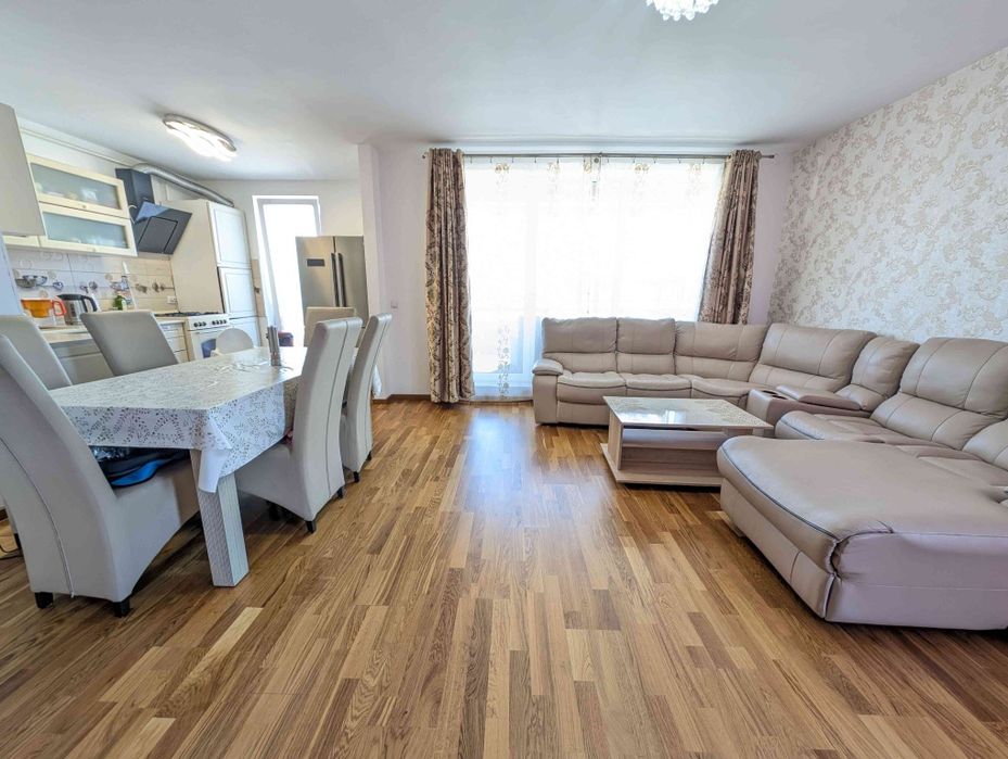 Apartament de vanzare cu 3 camere Ultrafinisat in cartierul Andrei Muresanu