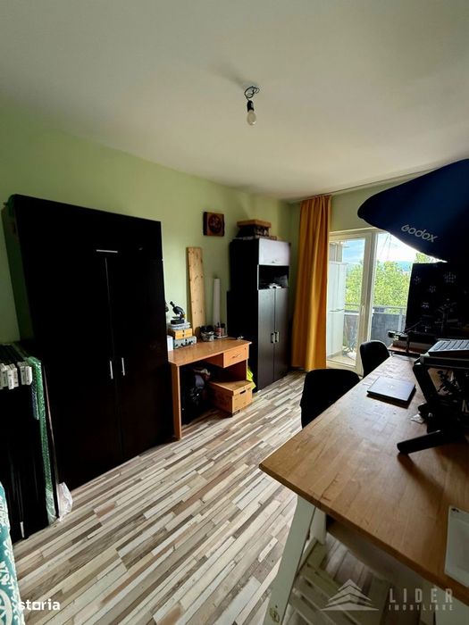 Apartament cu 3 camere de vanzare in , zona VIVO – terasa, si parcar
