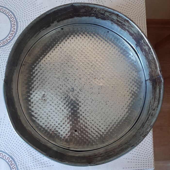 Терка и форма для выпечки