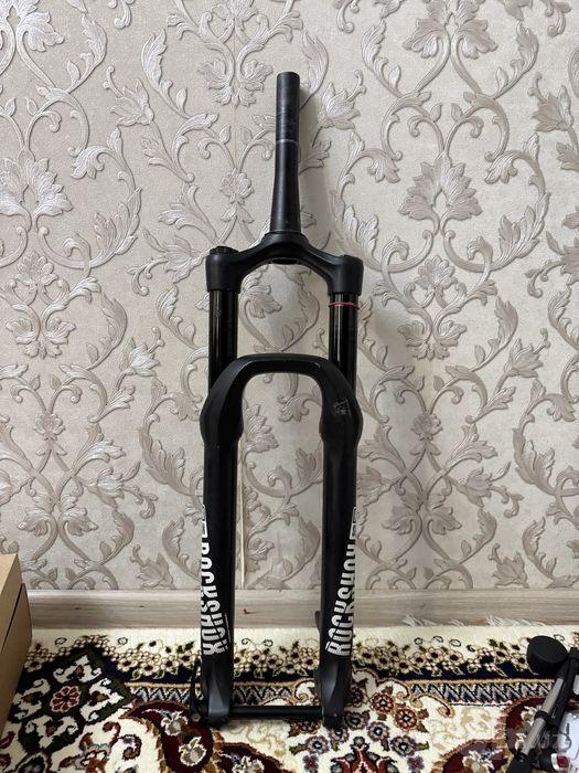 Воздушная вилка Rockshox Lyrik Ultimate