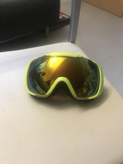 Детска ски каска и маска