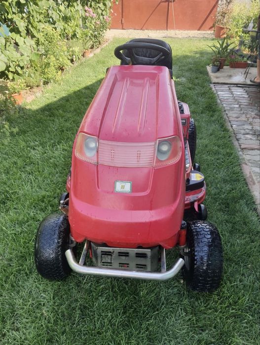 Tractor gradina marca Countax cu motor Honda de 14 cai În 2 pistoane.