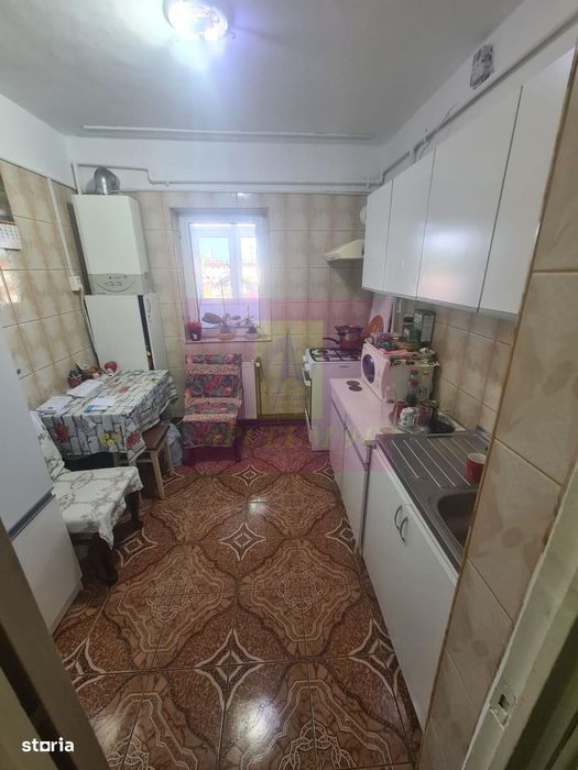 Apartament cu 3 camere de vanzare in Campina - Zona Centrala