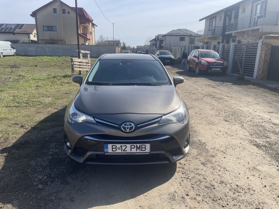 Toyota avensis 2017 1.8 benzina GPL cutie automata