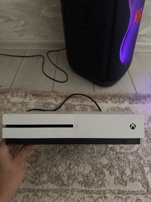 Приставка Xbox One S