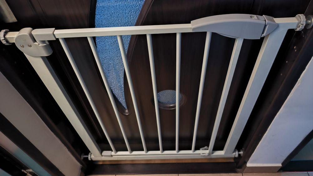 Vând poarta siguranță pentru caini