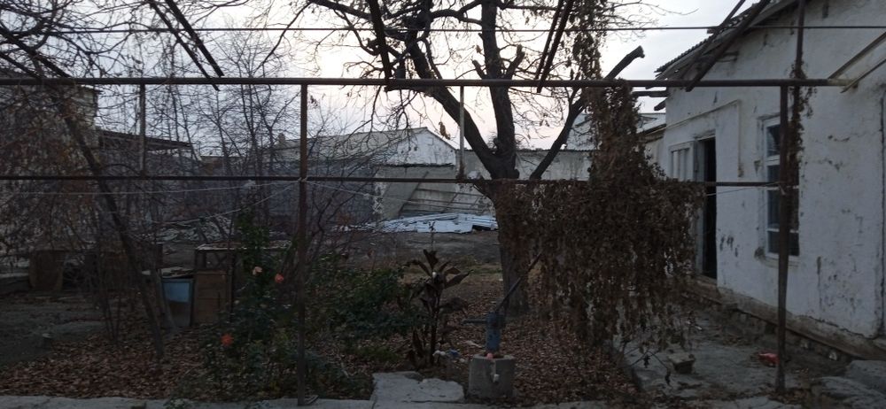 Ғиждувон шаҳар с.айний кўчаси 45-уй сотилади, мўлжал парк кўчаси