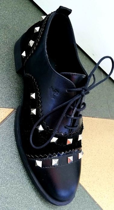 Страхотни спортно-елегантни дамски обувки от естествена кожа