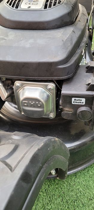 Mașină de tuns iarba/gazon pe benzină de 224ccm pornire la buton 53 cm