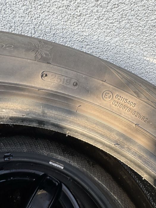 Pneuri de iarna 235 50 R19