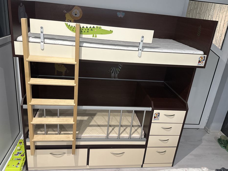 Легло на два етажа