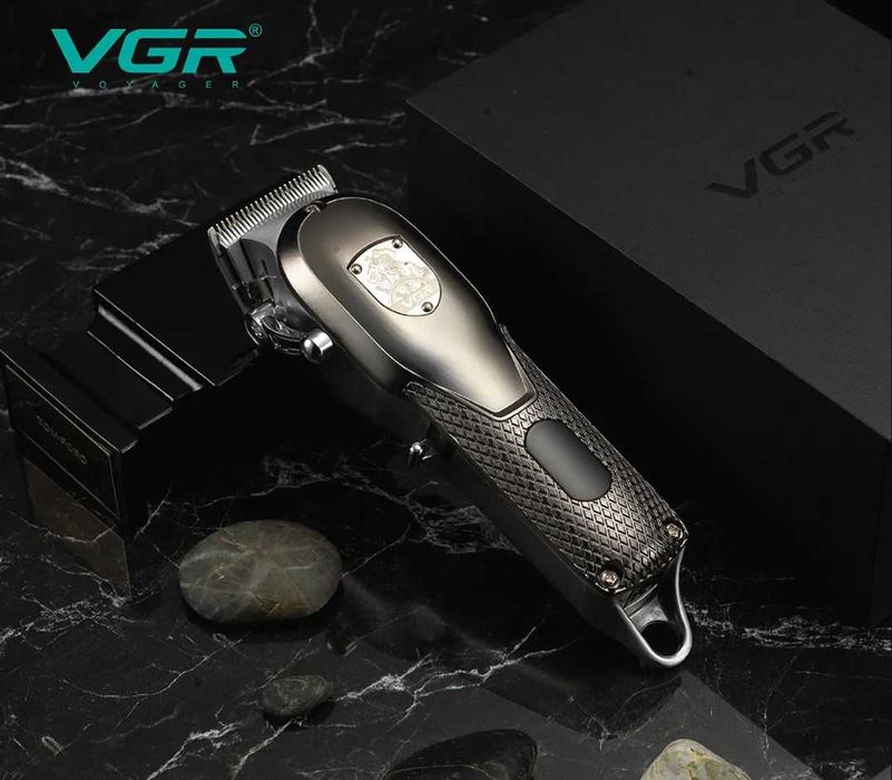 Професионална машинка за подстригване VGR 276