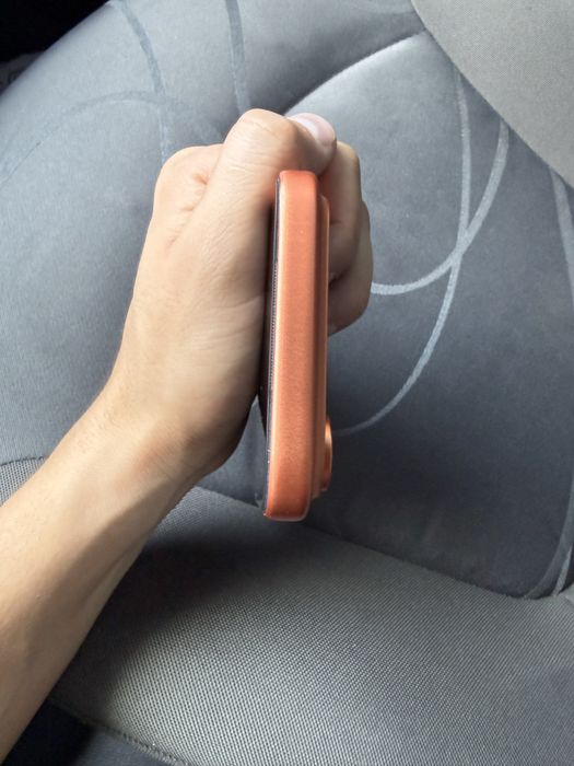iPhone 17 pro max srocna