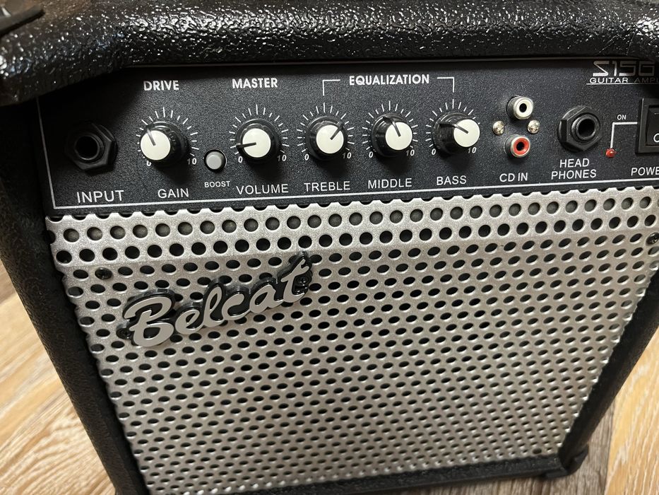 Продам электрогитару с комбоусилителем