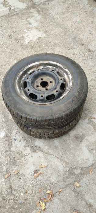 Шины 2 штук с дисками
