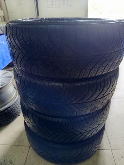 Продам шины комплект