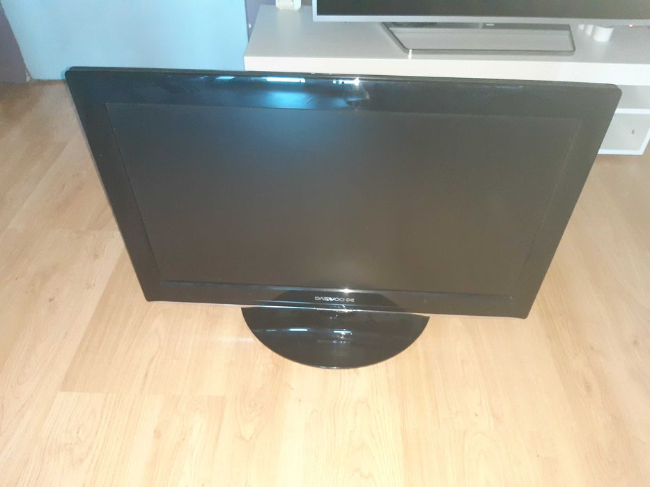 32 инча  LCD  Телевизор DAEWOO модел: LT32L