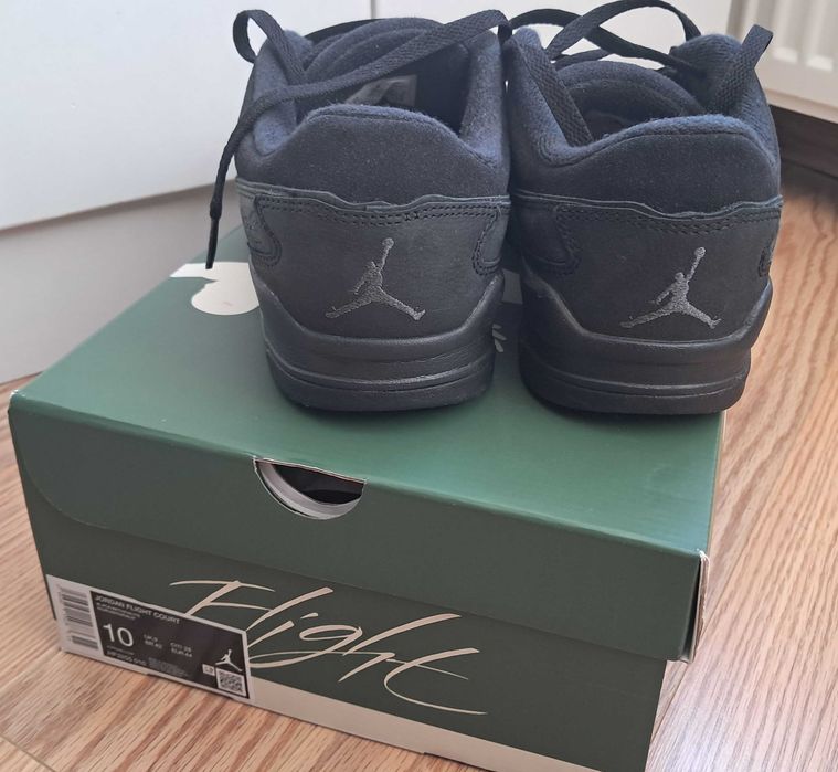 Adidasi Nike Jordan Flight Court noi