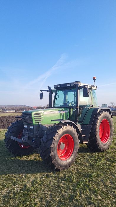 Vând Fendt 515 C