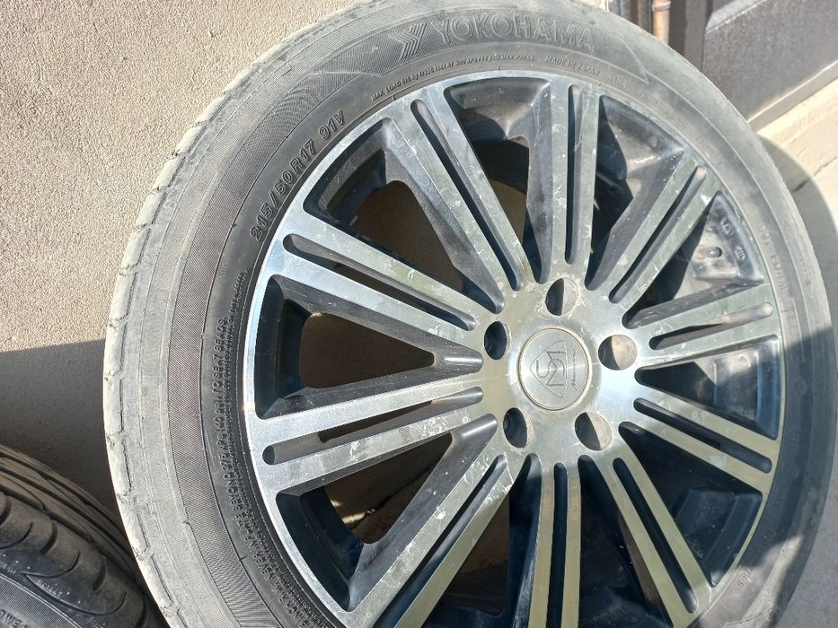 Диски и шины  в хорошем состояние