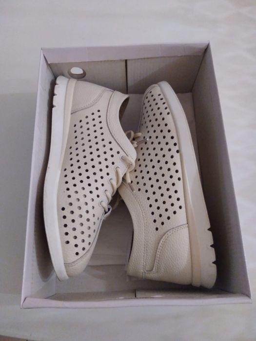 Продам женскую обувь