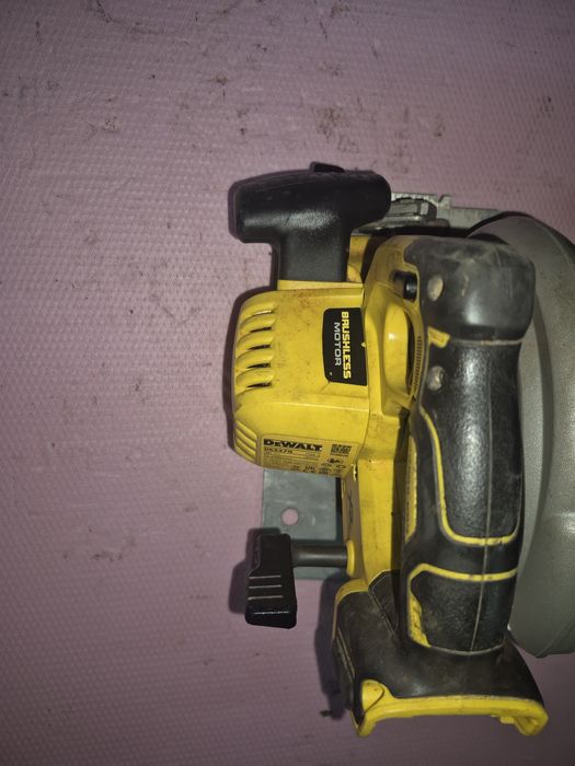 Circular Dewalt DCS 570 18V