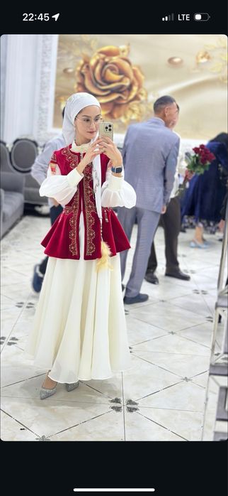 Женское платье вечернее платье