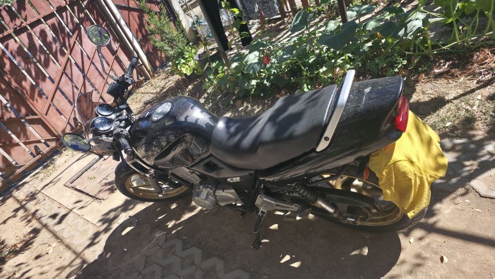 Honda CB 500 F din 2002