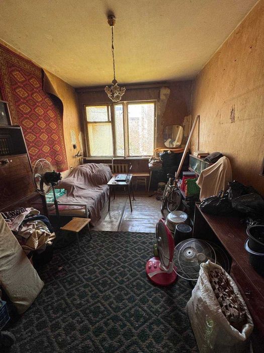 Продается Чиланзар 20 квартал 2в3/4/4 Без ремонта