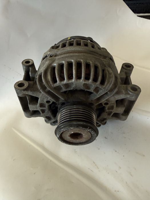 Alternator bosch 06H903016L  Audi a4 b8 140A
