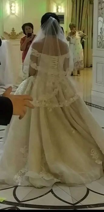 Свадебное платье