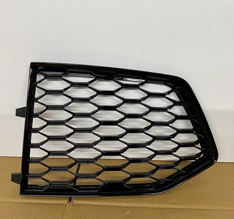 Grila de ghidare aer negru-lucioasa Audi RSQ3 8U 8U0807682M T94