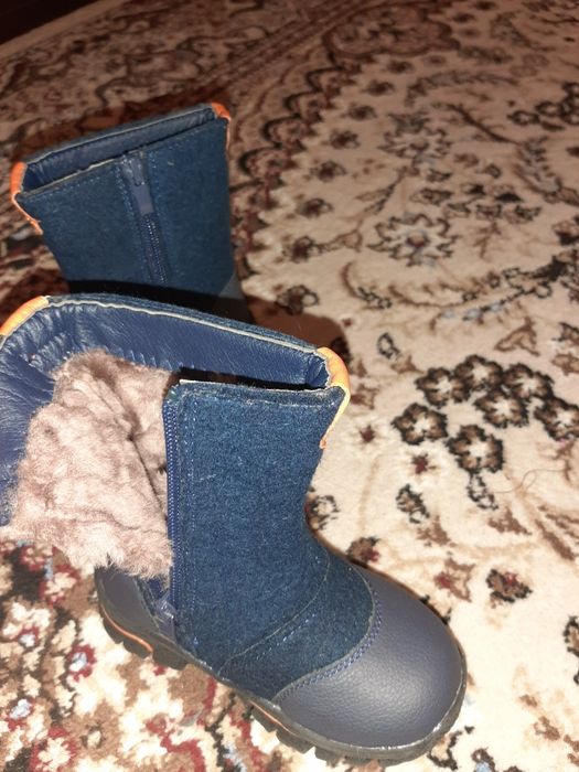 Продам сапожки детские